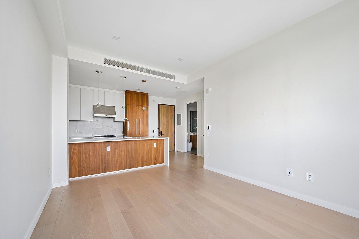 35-32 Leavitt Street, Apt PH-B, Queens, NY 11354