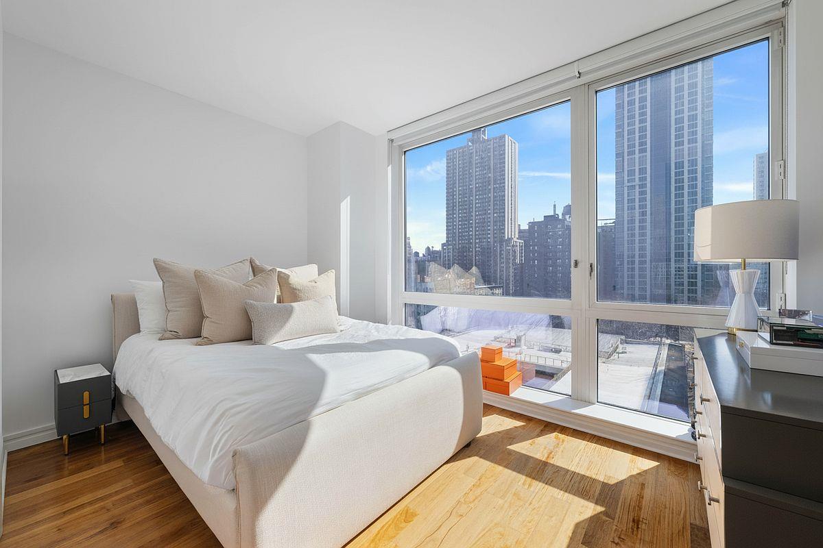 200 West End Avenue, Apt 11-K, New York, NY 10023