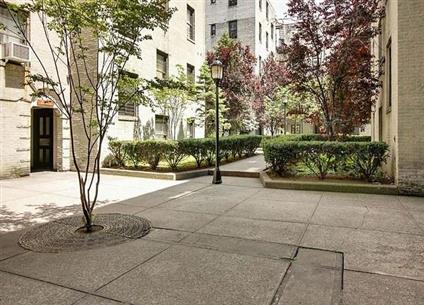 21-48 35th Street 4-H Steinway-Ditmars Queens NY 11105