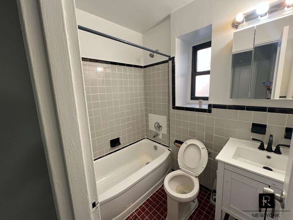 102-45 67th Road Forest Hills Queens NY 11375
