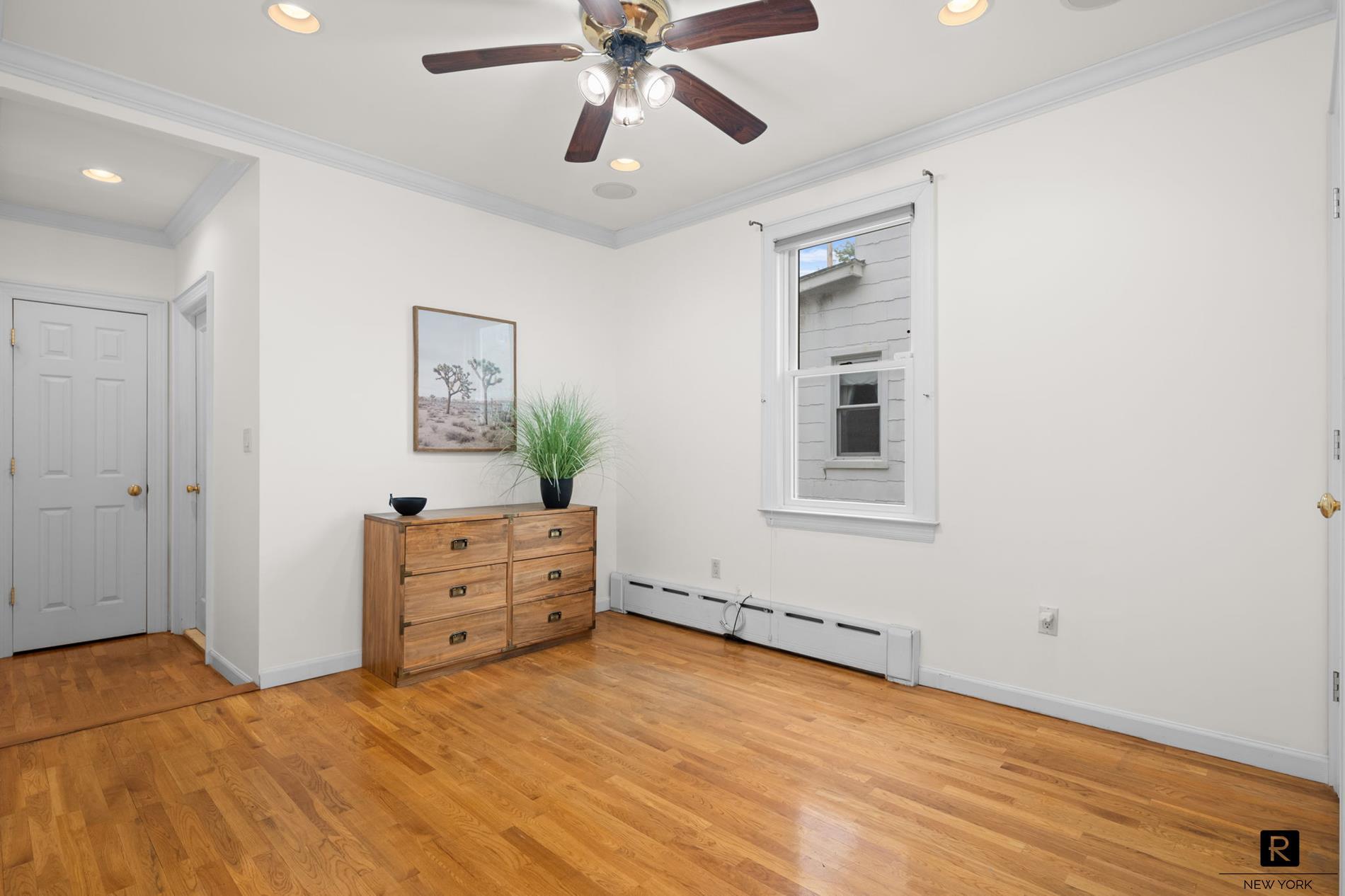 551 Minnieford Avenue Throgs Neck Bronx NY 10464