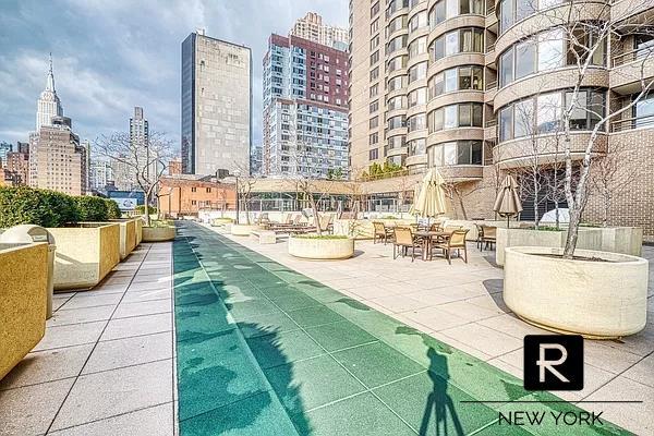 330 East 38th Street Murray Hill New York NY 10016