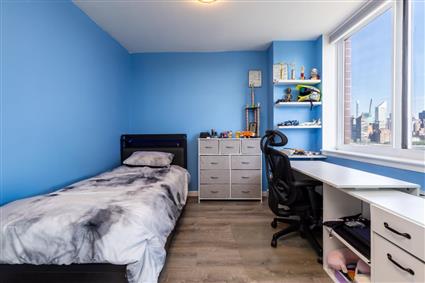 4-74 48th Avenue 15-E Hunters Point Queens NY 11109