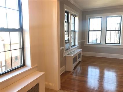 XXXLARGE ONE BEDROOM in Scarsdale!