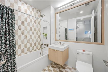 29-18 41st Avenue 14-B Long Island City Queens NY 11101