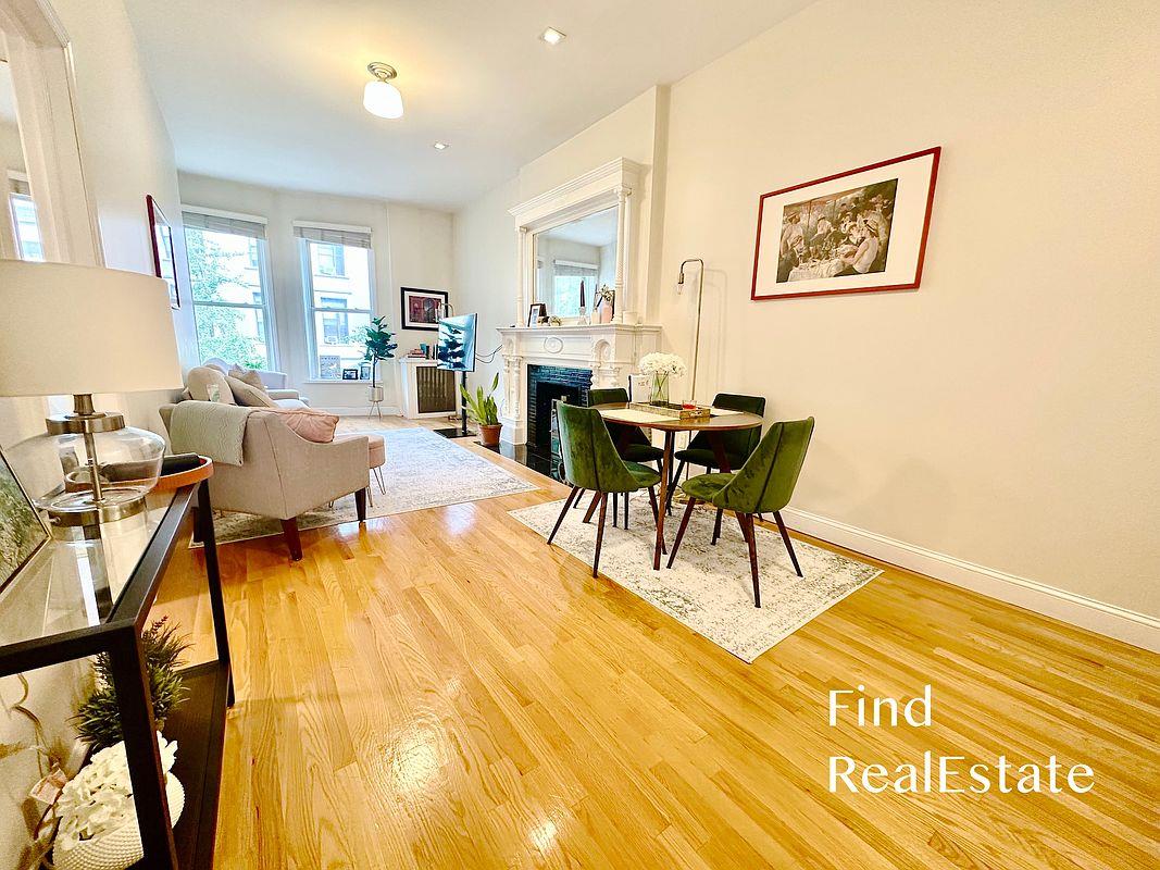 138 West 74th Street, Apt 2-A, New York, NY 10023
