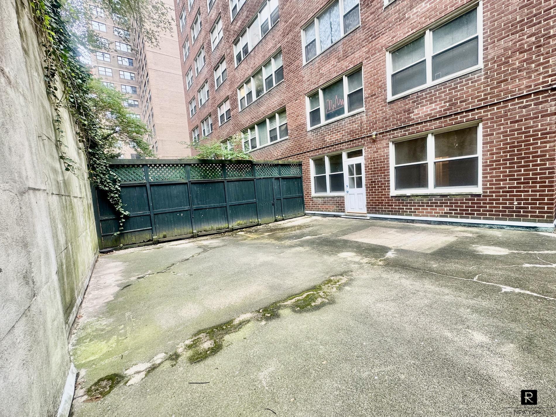 525 East 82nd Street Upper East Side New York NY 10028