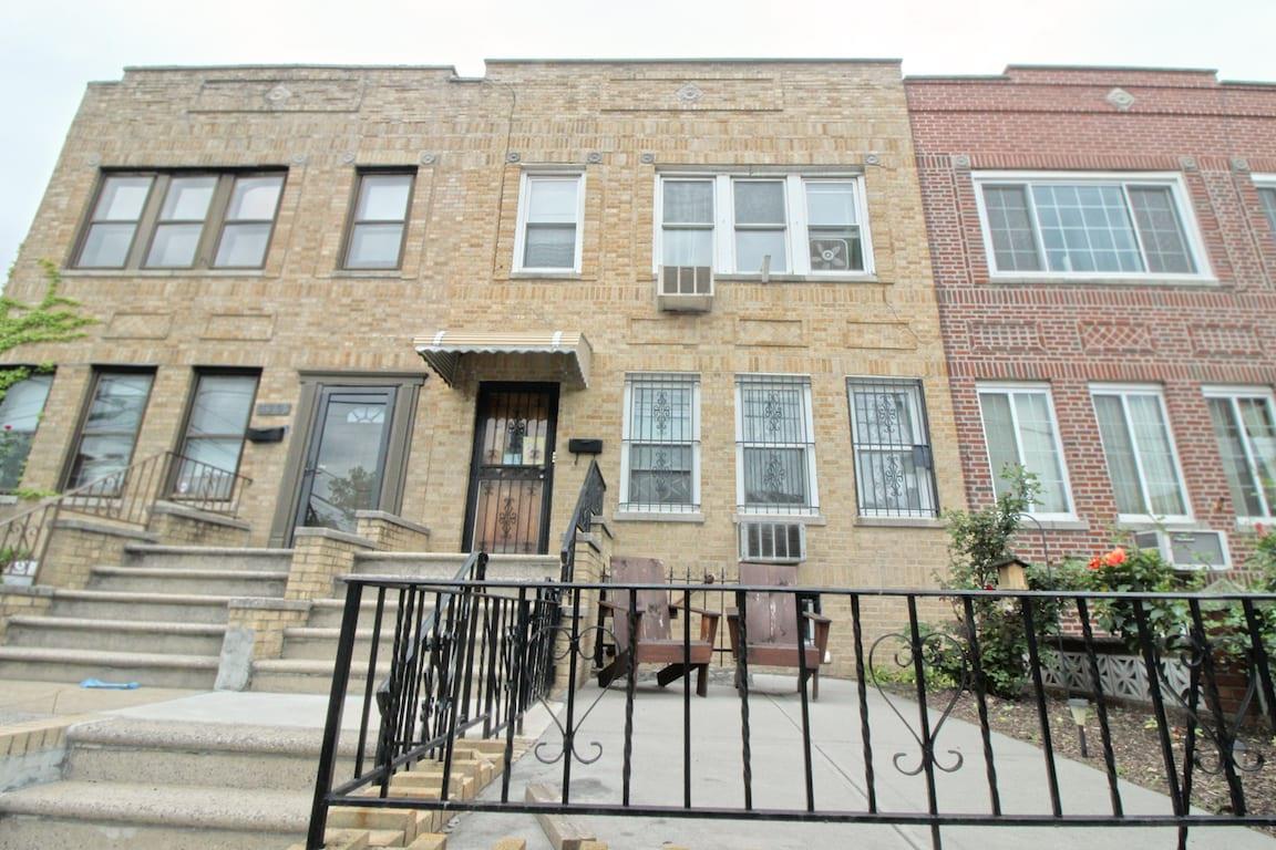 33-03 24th Avenue 1 Steinway-Ditmars Queens NY 11103
