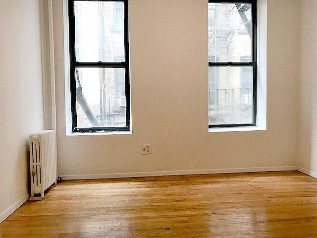 107 Thompson Street Soho New York NY 10012