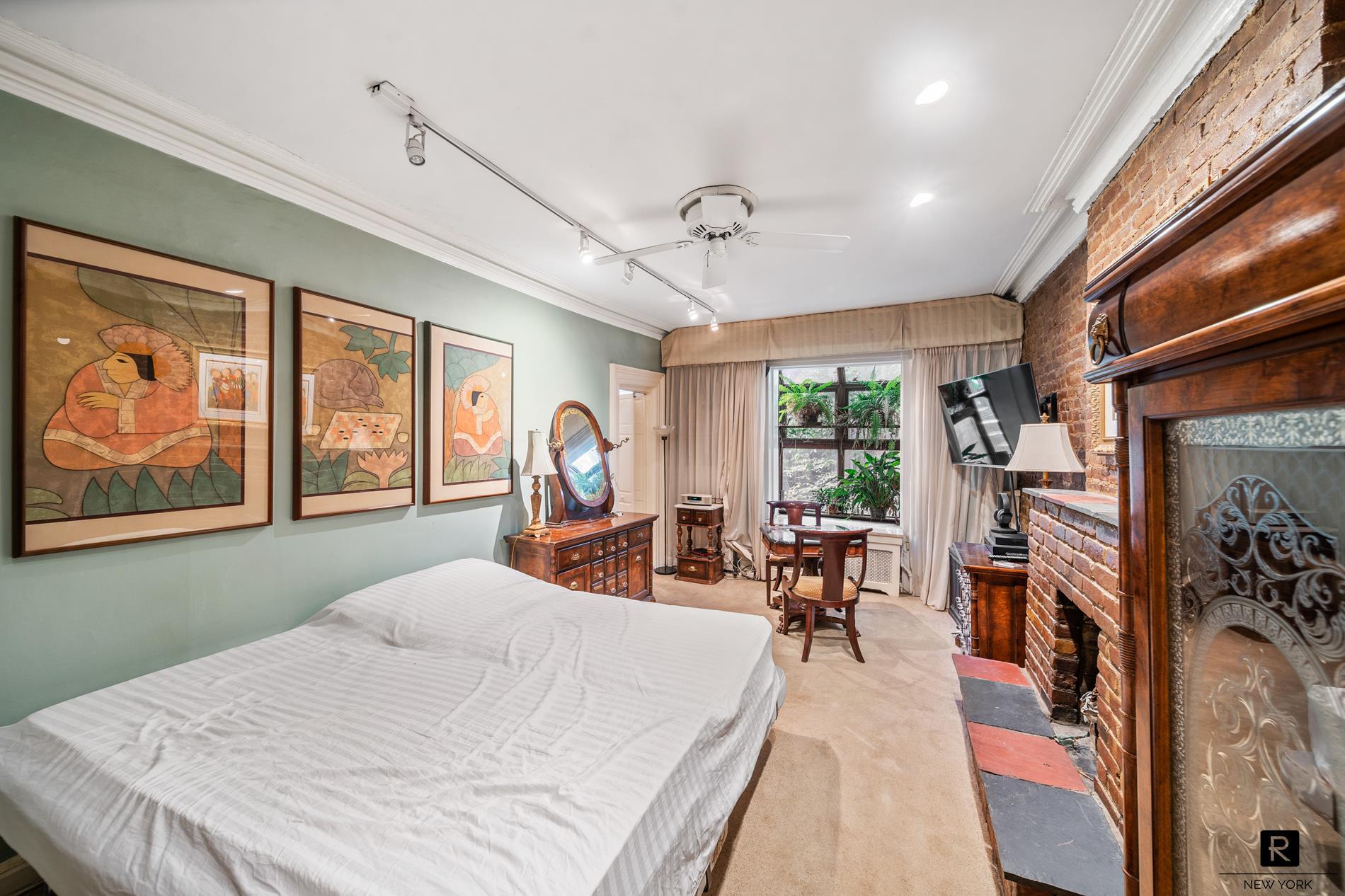233 East 35th Street Murray Hill New York NY 10016