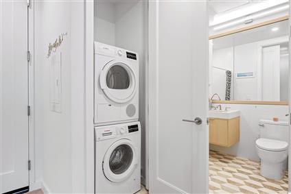 29-18 41st Avenue 16-B Long Island City Queens NY 11101