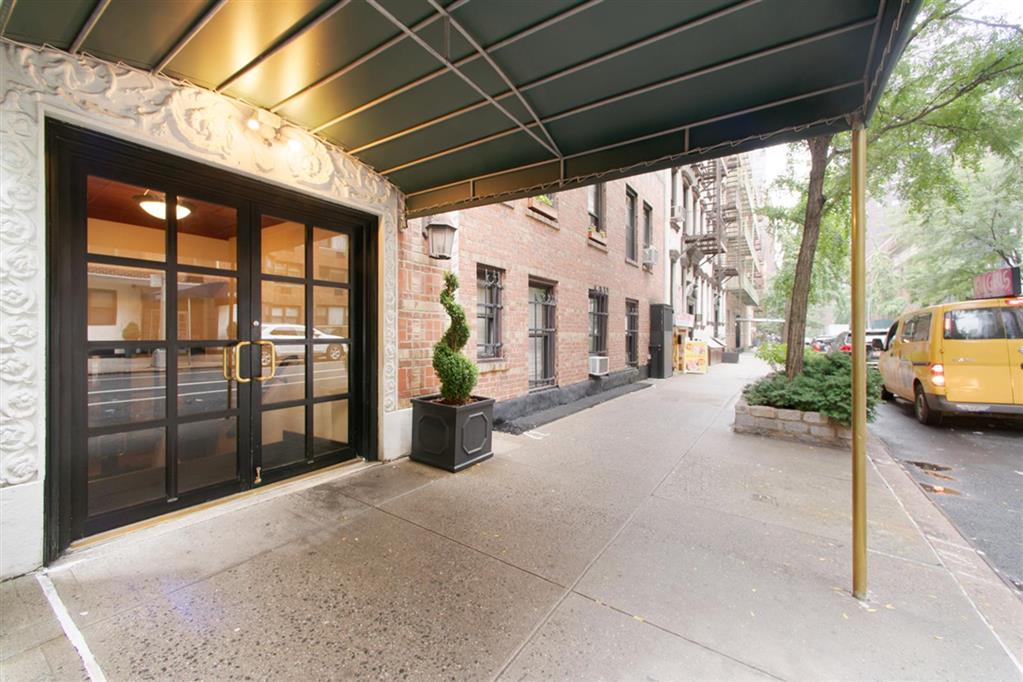 321 East 54th Street Sutton Place New York NY 10022
