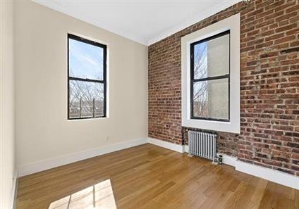 21-48 35th Street 4-C Steinway-Ditmars Queens NY 11105