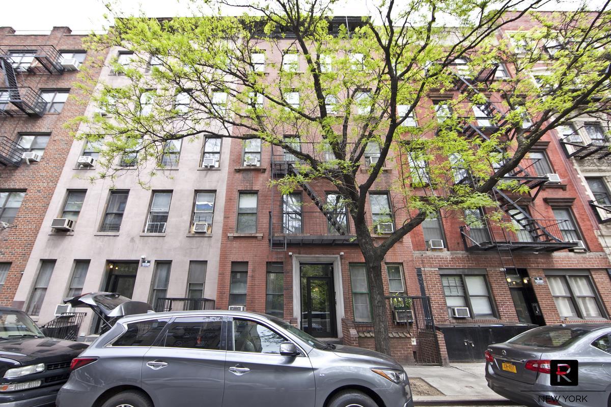 439 West 48th Street Midtown West New York NY 10036