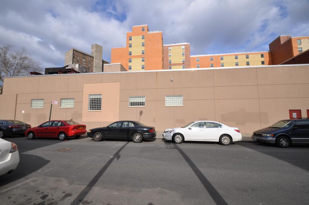 Broadway Realty 860 Courtlandt ave Melrose Bronx NY 10451