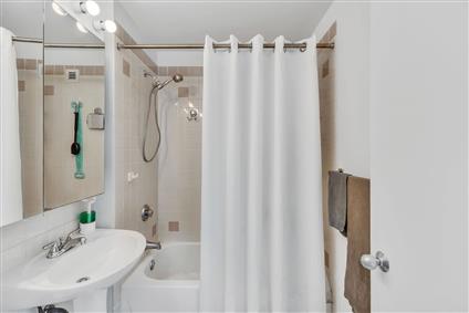 4-74 48th Avenue 4-G Hunters Point Queens NY 11109