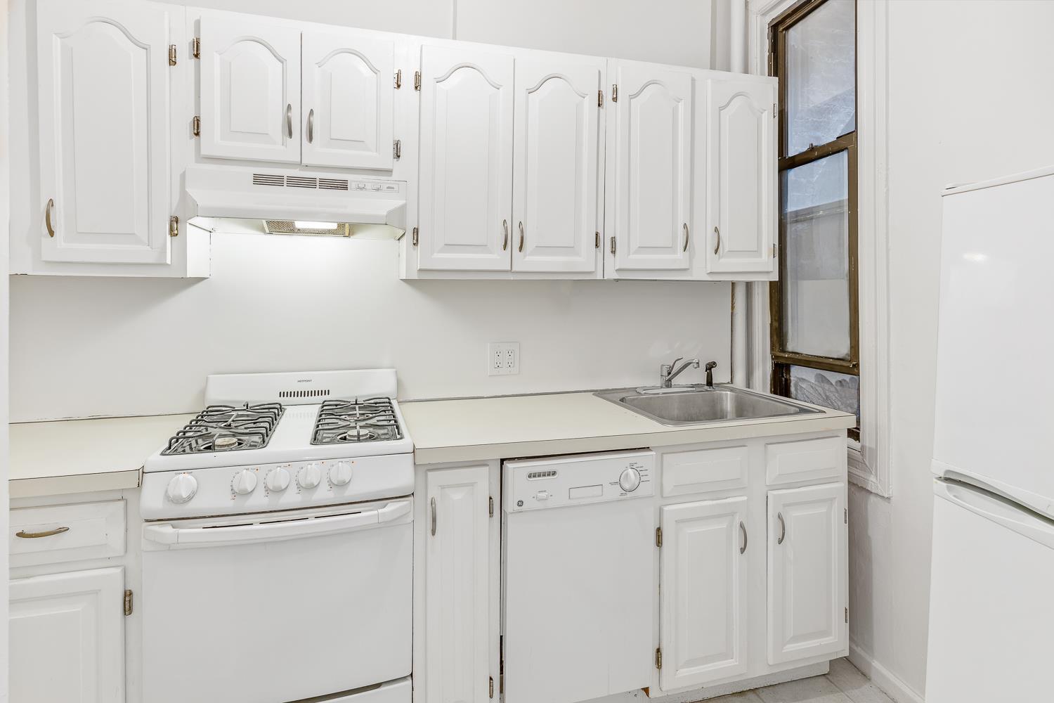 448 East 88th Street 3-B Upper East Side New York NY 10128