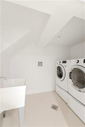433 Bainbridge Street 1 Stuyvesant Heights Brooklyn NY 11233