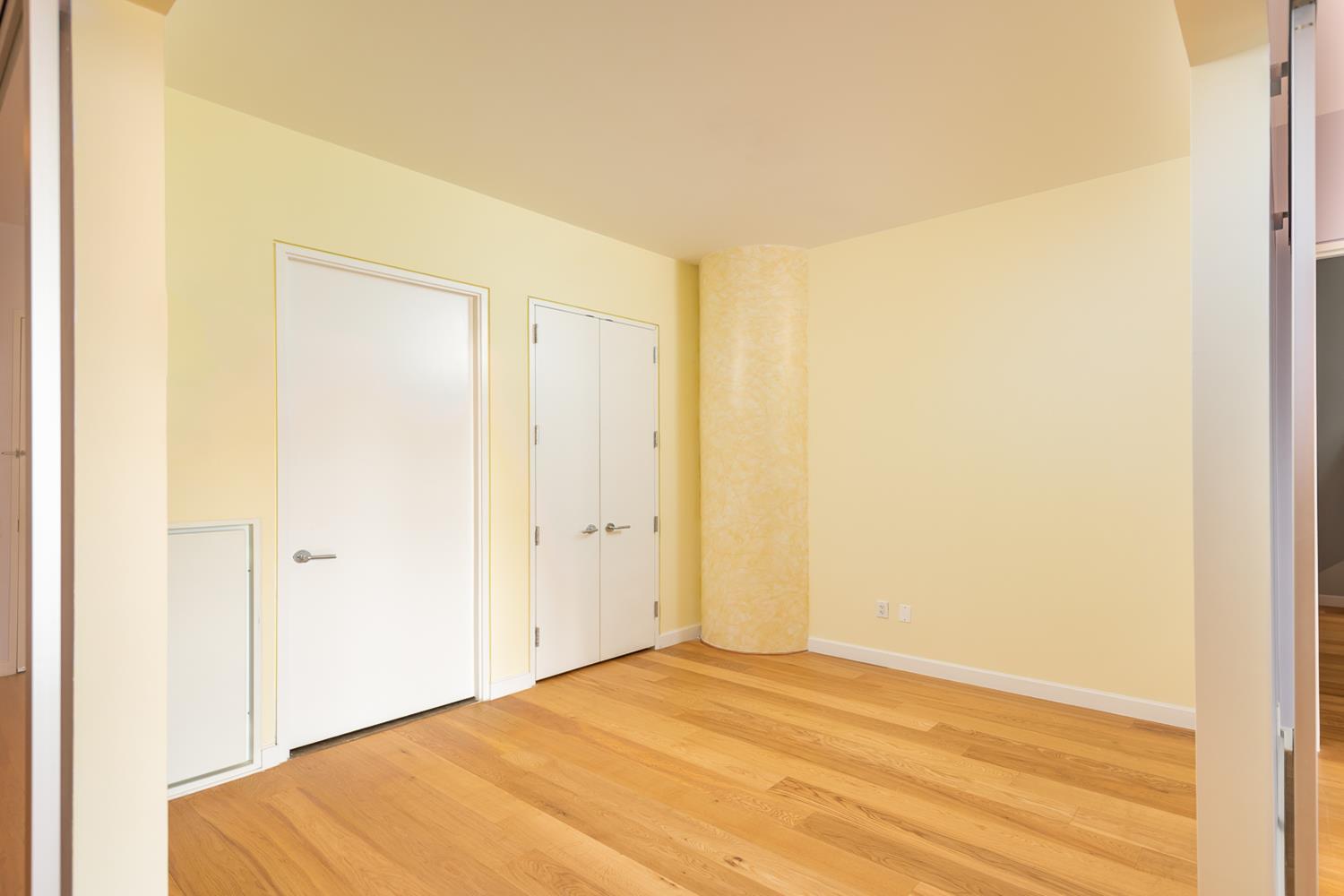 27-28 Thomson Avenue 225 Long Island City Queens NY 11101