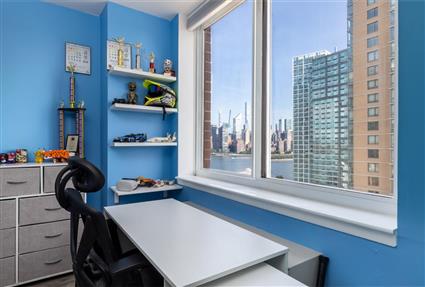 4-74 48th Avenue 15-E Hunters Point Queens NY 11109