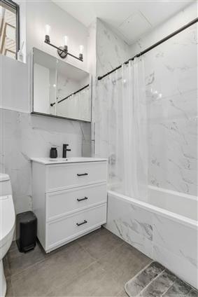 5-01 47th Road 2-A Long Island City Queens NY 11101