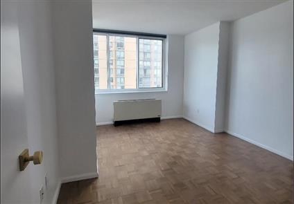 4-74 48th Avenue 21-E Hunters Point Queens NY 11109