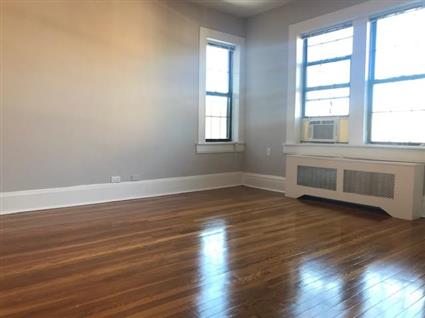 XXXLARGE ONE BEDROOM in Scarsdale!