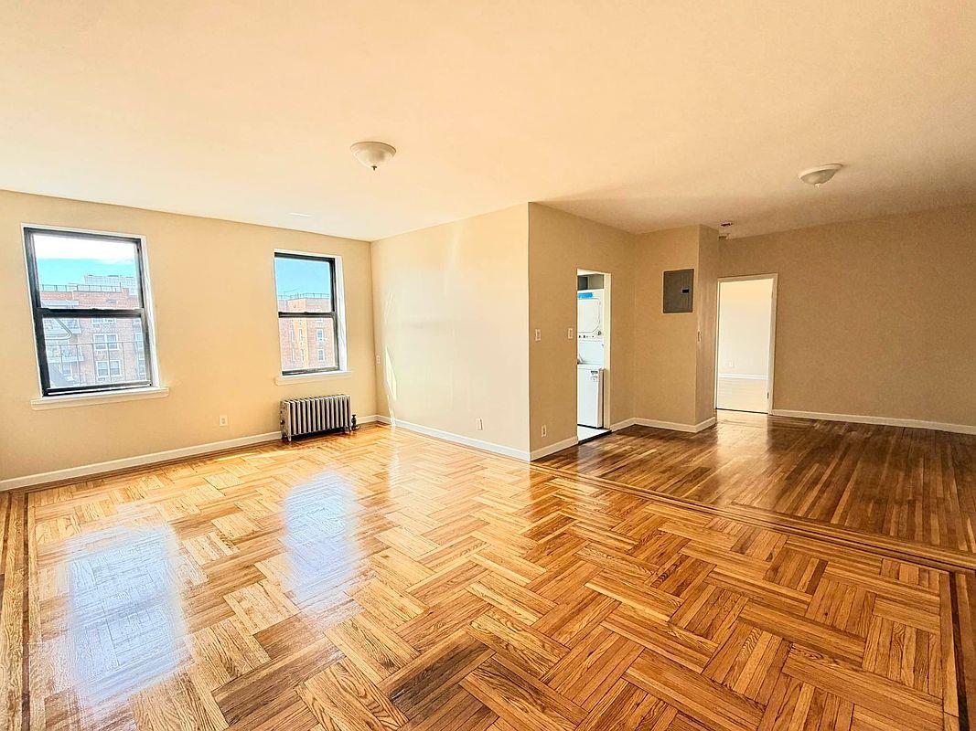 40-04 Bowne Street, Apt 5, Queens, NY 11354
