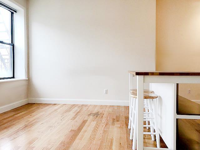 104 Sullivan Street Soho New York NY 10012