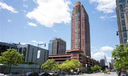 4-74 48th Avenue 30-J Hunters Point Queens NY 11109