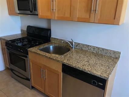 XXXLARGE ONE BEDROOM in Scarsdale!
