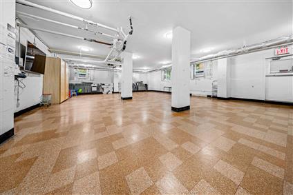 52-40 39th Drive 7-M Woodside Queens NY 11377