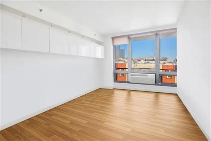 5-49 Borden Avenue 4-B Hunters Point Queens NY 11101