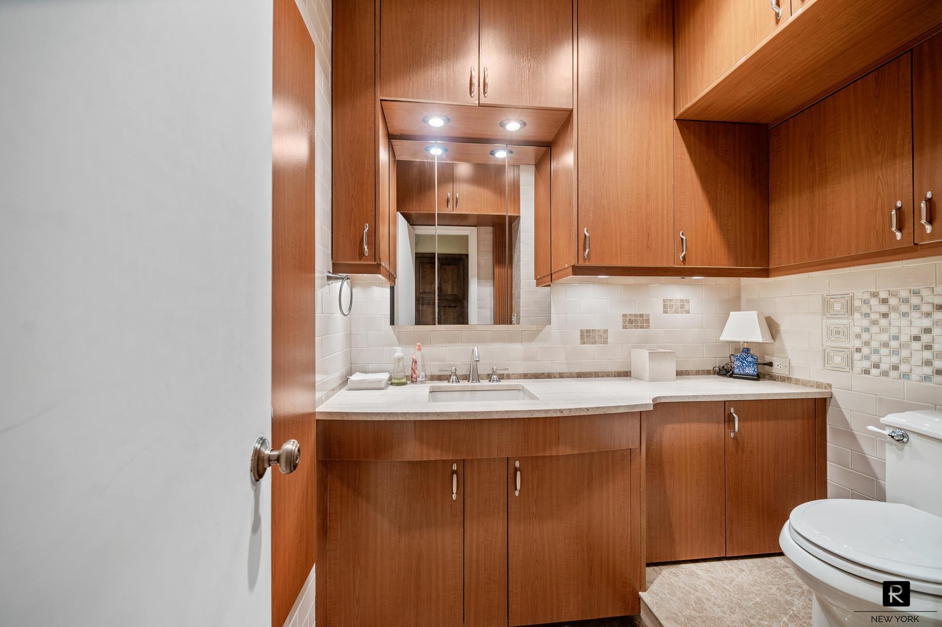233 East 35th Street Murray Hill New York NY 10016