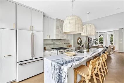 552 Lexington Avenue 2 Stuyvesant Heights Brooklyn NY 11221