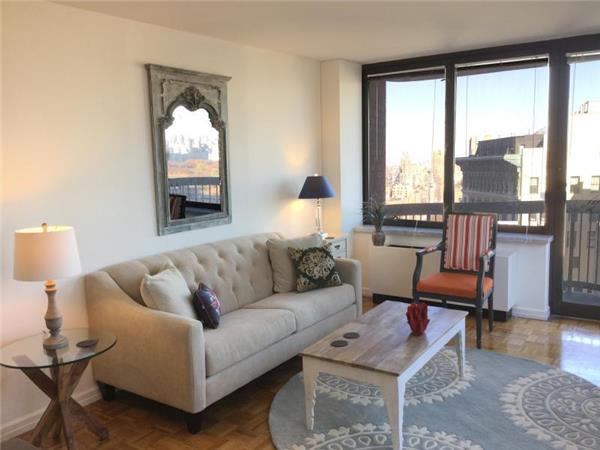 Exquisitely Furnished 1 Bedroom - Columbus Circle Luxury Builidng