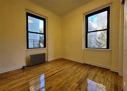 21-27 33rd Street 3-A Steinway-Ditmars Queens NY 11105