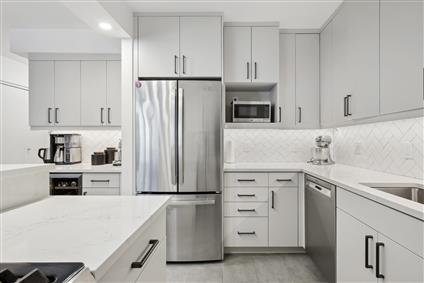 4-74 48th Avenue 7-E Hunters Point Queens NY 11109