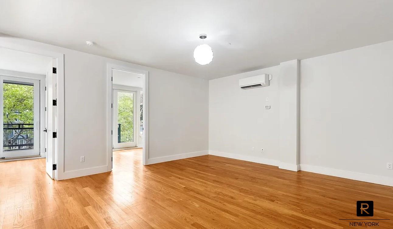 SHORT-TERM 2BA/1BA UNIT EAST WILLIAMSBURG, BROOKLYN