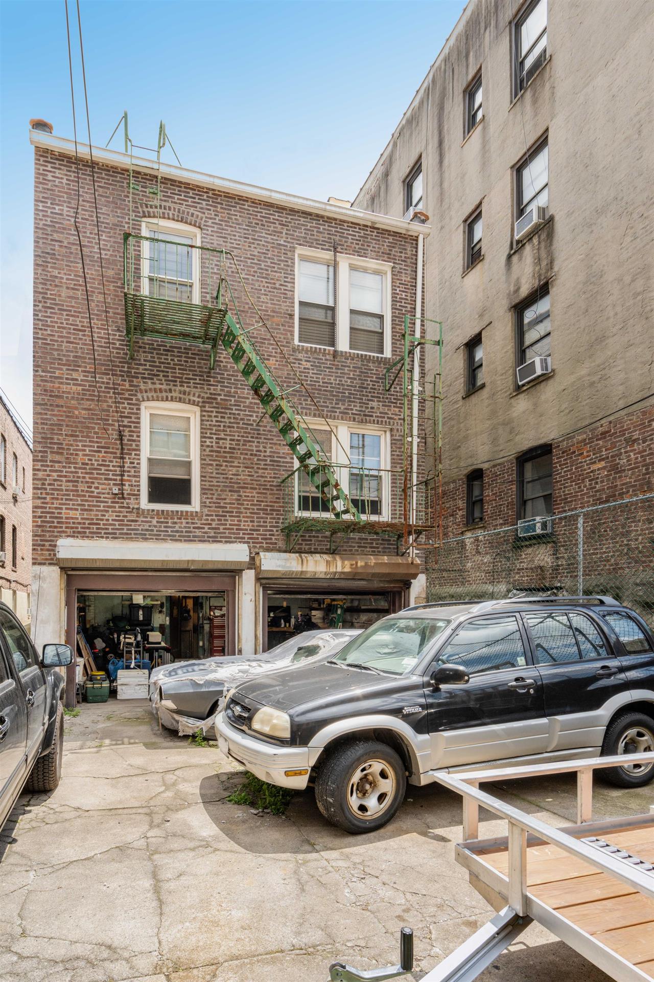 33-50 28th Street Astoria Queens NY 11106