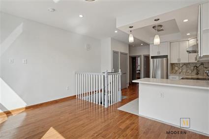 10-57 50th Avenue DPLX Long Island City Queens NY 11101