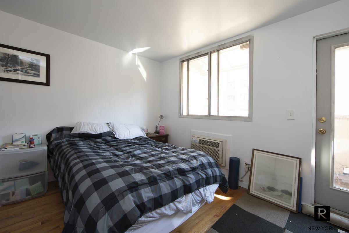 422 East 10th Street E. Greenwich Village New York NY 10009