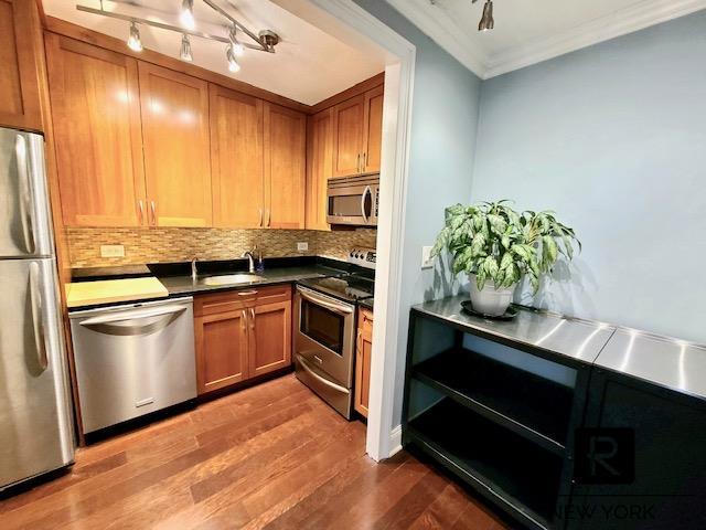 137 East 36th Street Murray Hill New York NY 10016