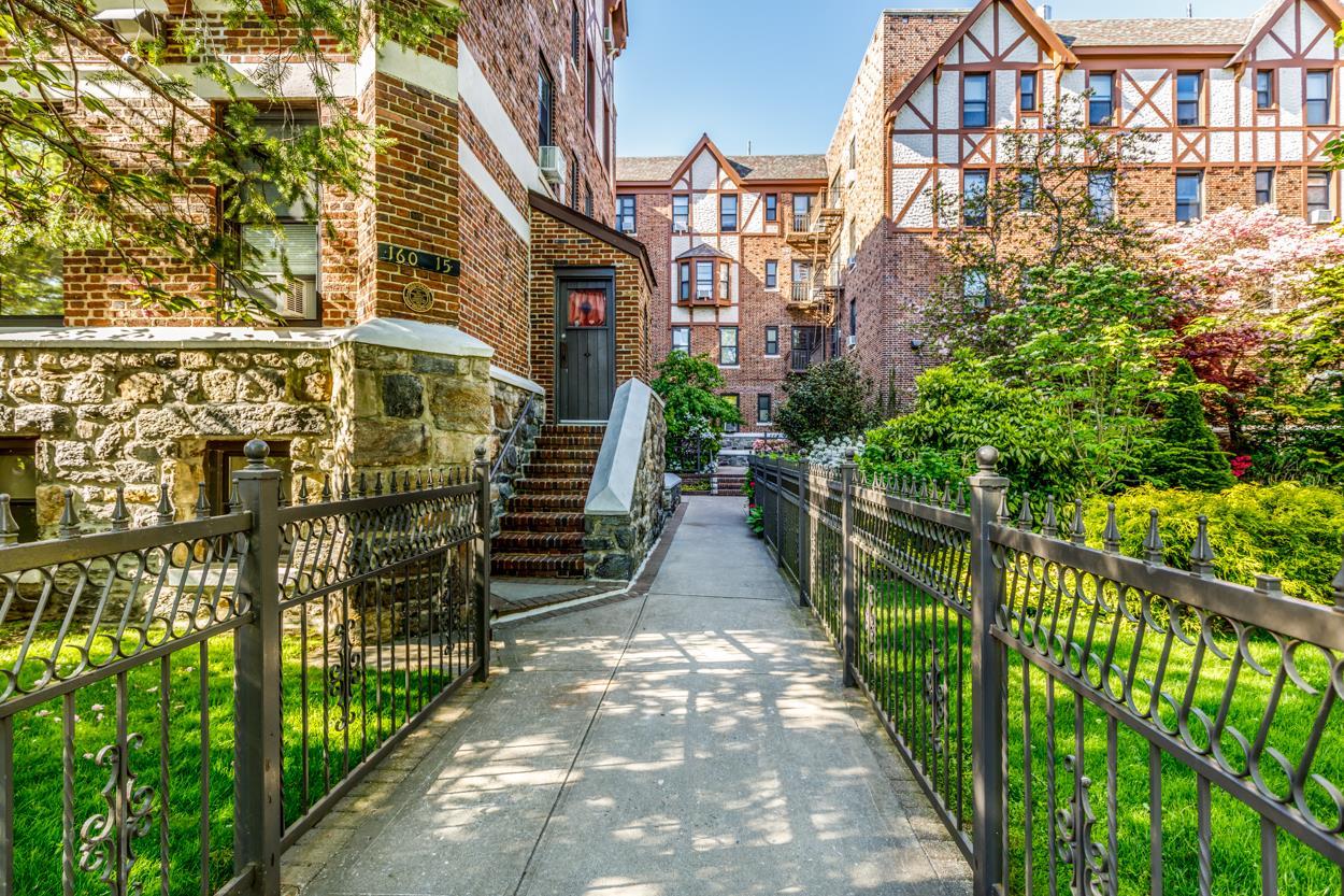 160-15 Powells Cove Blvd. A-202 Beechhurst Queens NY 11357