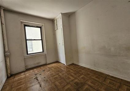 21-15 33rd Street 2-C Steinway-Ditmars Queens NY 11105