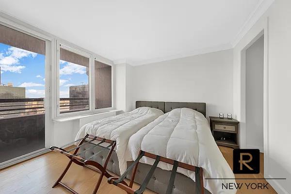 330 East 38th Street Murray Hill New York NY 10016