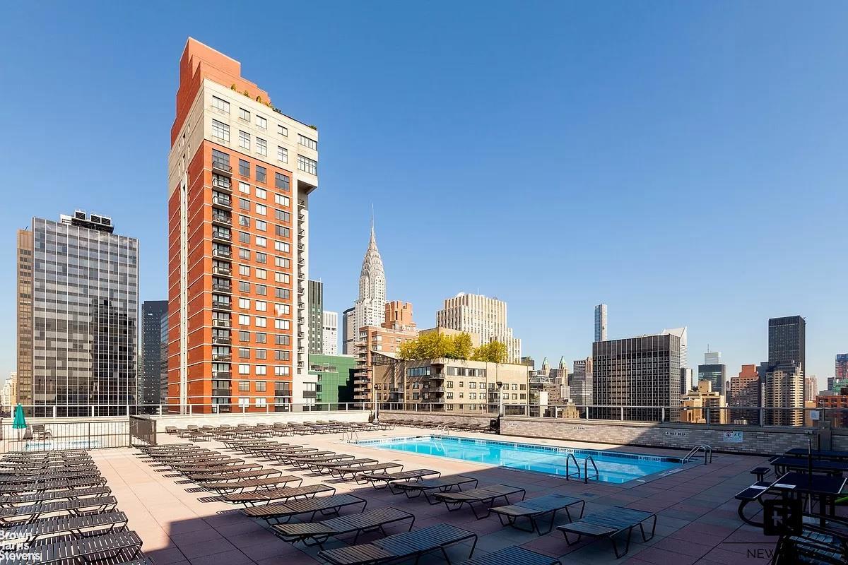 300 East 40th Street Murray Hill New York NY 10016