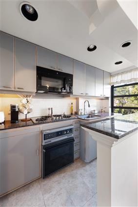 152 East 94th Street 8-D Carnegie Hill New York NY 10128