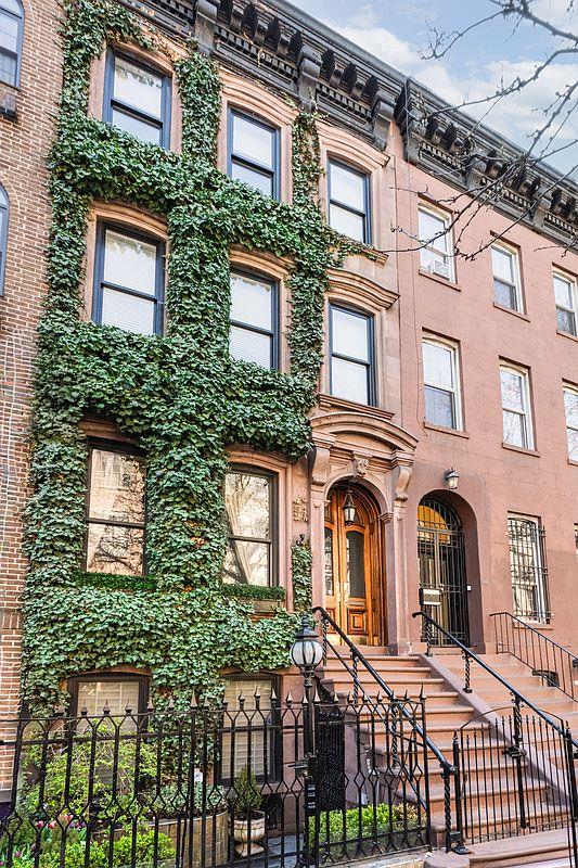 452 West 44th Street, Apt Building, New York, NY 10036