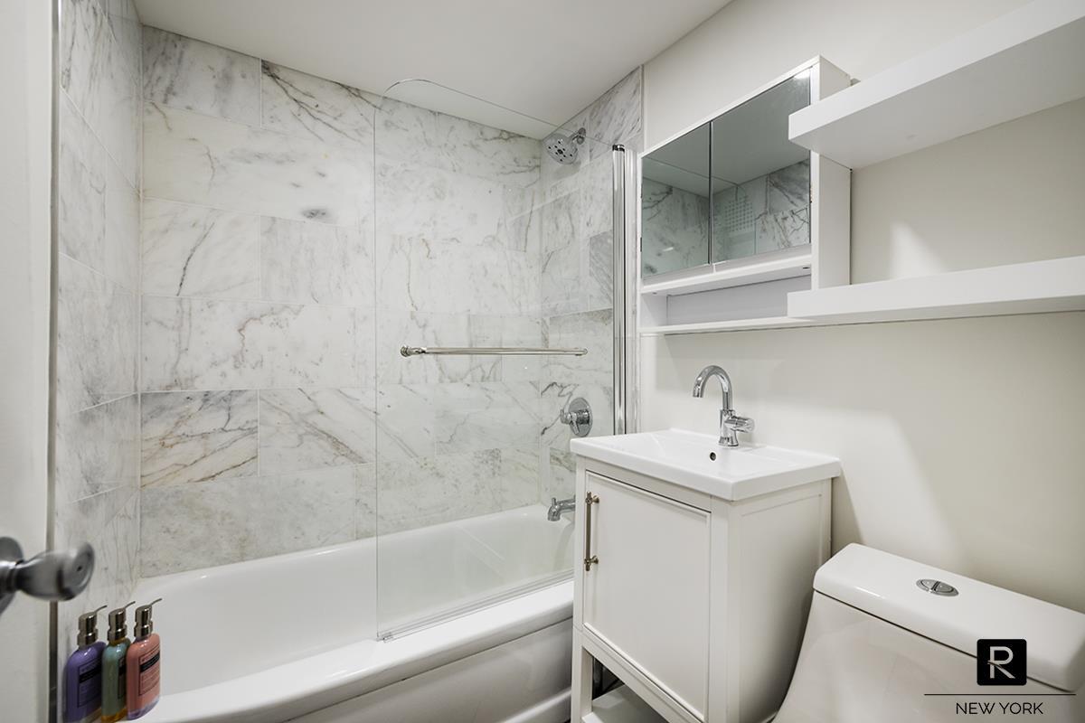 246 East 32nd Street Murray Hill New York NY 10016
